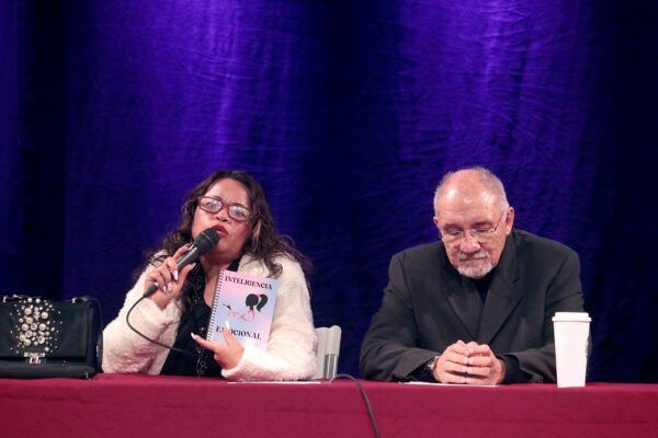 PRESENTAN EN ICBC TIJUANA LIBRO “MANUAL DE INTELIGENCIA EMOCIONAL″