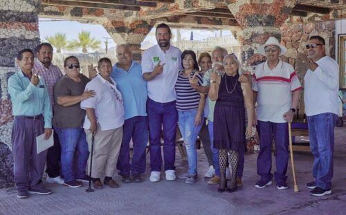 RECORREN LA CIUDAD HABITANTES DE SAN FELIPE JUNTO A JUAN CARLOS HANK