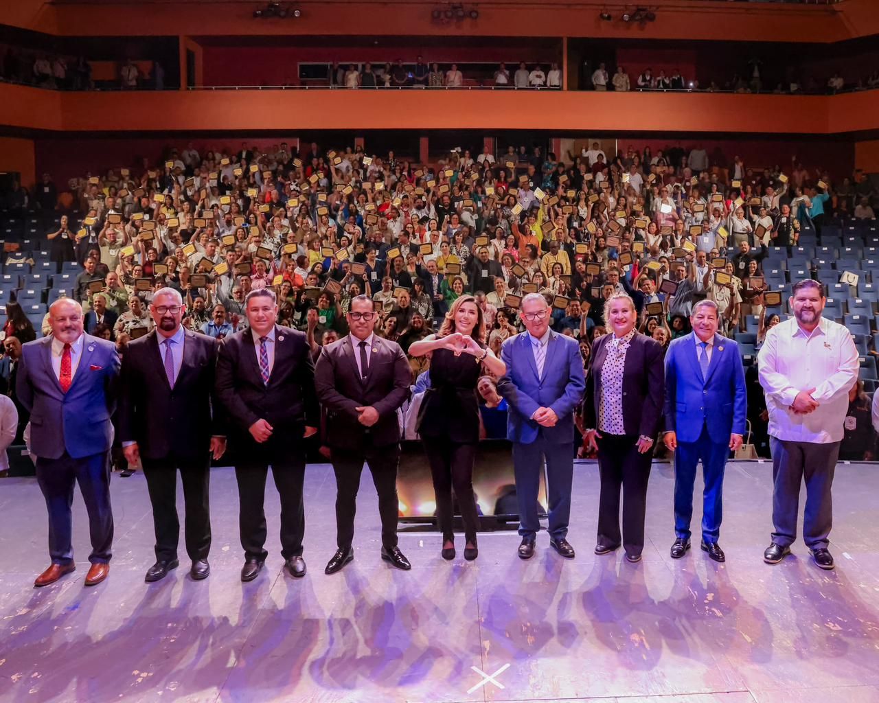 ENCABEZA GOBERNADORA MARINA DEL PILAR LIBERACIÓN HISTÓRICA DE PENSIONES Y RECONOCE VOCACIÓN DEL MAGISTERIO EN SU DÍA