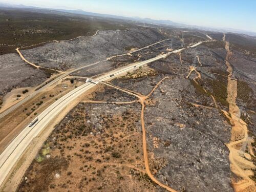 90% DE CONTROL DEL INCENDIO FORESTAL EN CARRETERA LIBRE TECATE–MEXICALI