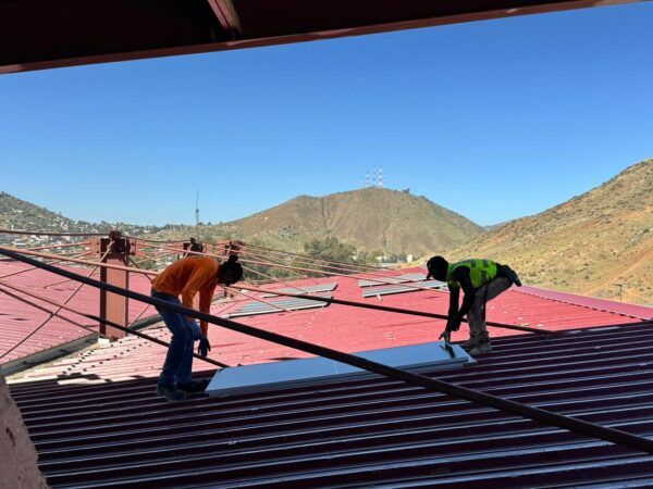 GOBIERNO DE TECATE IMPULSA LA SUSTENTABILIDAD CON INSTALACIÓN DE PANELES SOLARES EN CAMPO DEPORTIVO DE EL MAYAB