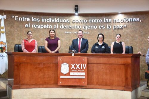 INSTALAN NUEVA MESA DIRECTIVA QUE PRESIDE DIPUTADO MANUEL GUERRERO