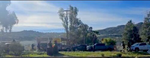 LOCALIZAN CAMIONETA ABANDONADA CON PRESUNTAS VÍCTIMAS EN LA CARRETERA TECATE – TIJUANA