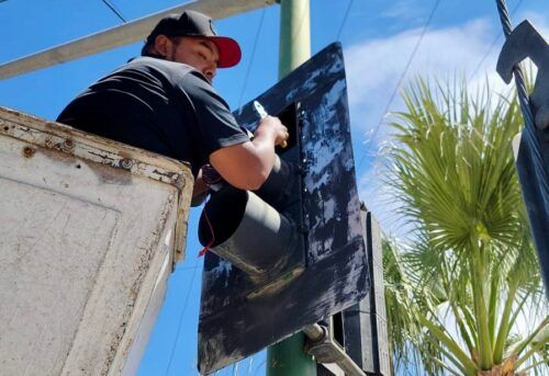 GOBIERNO DE TECATE REFUERZA SERVICIOS ELÉCTRICOS EN COLONIAS Y VIALIDADES CLAVE