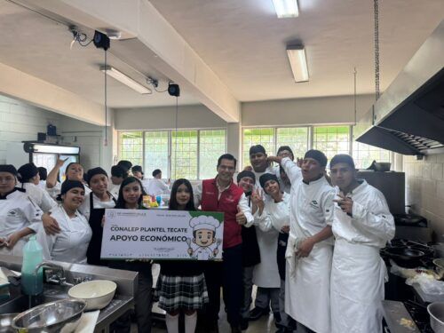 DIPUTADO HUMBERTO VALLE ENTREGA APOYO A CONALEP PARA FORTALECER TALLER DE COCINA