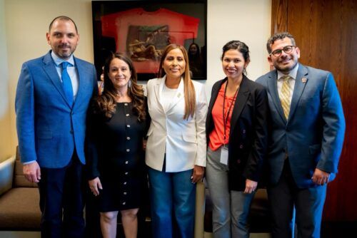CLAUDIA AGATÓN CONSTRUYE ALIANZAS CON SECTORES ESENCIALES DE LOS ÁNGELES