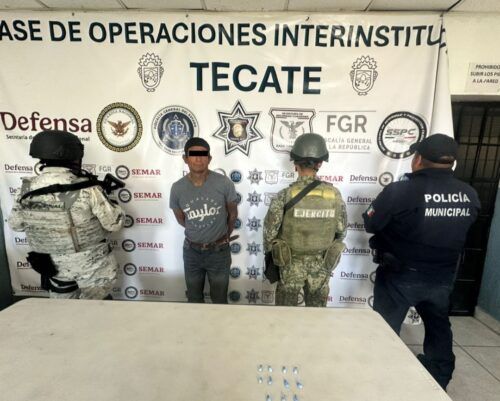 DETIENEN EN TECATE A BENJAMÍN “N” POR POSESIÓN DE PRESUNTA METANFETAMINA