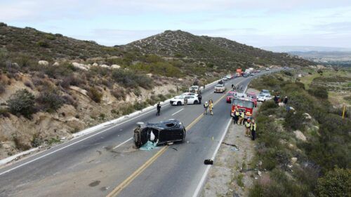 EJECUTAN A UN HOMBRE Y UNA MUJER SOBRE LA CARRETERA TECATE – MEXICALI