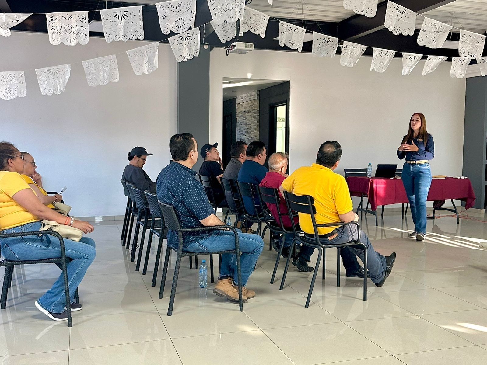 IMPARTE COEPRIS BC CURSO PARA LOCATARIOS DE LA COLONIA LIBERTAD SOBRE PREPARACIÓN DE ALIMENTOS