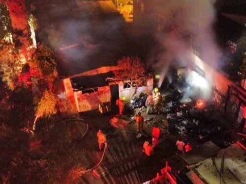 INCENDIO CONSUME VIVIENDA DE MADERA EN LA BELLA VISTA, TECATE