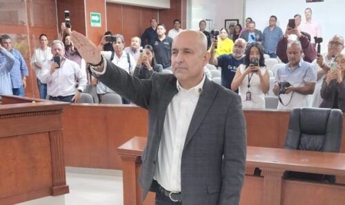 DESIGNAN A VÍCTOR NAVARRO COMO TITULAR DE LA DIRECCIÓN DE ADMINISTRACIÓN DEL PODER LEGISLATIVO