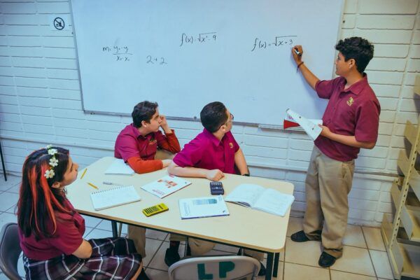 FORTALECE CECyTE BC APRENDIZAJE DE ESTUDIANTES CON PROGRAMAS DE ACOMPAÑAMIENTO