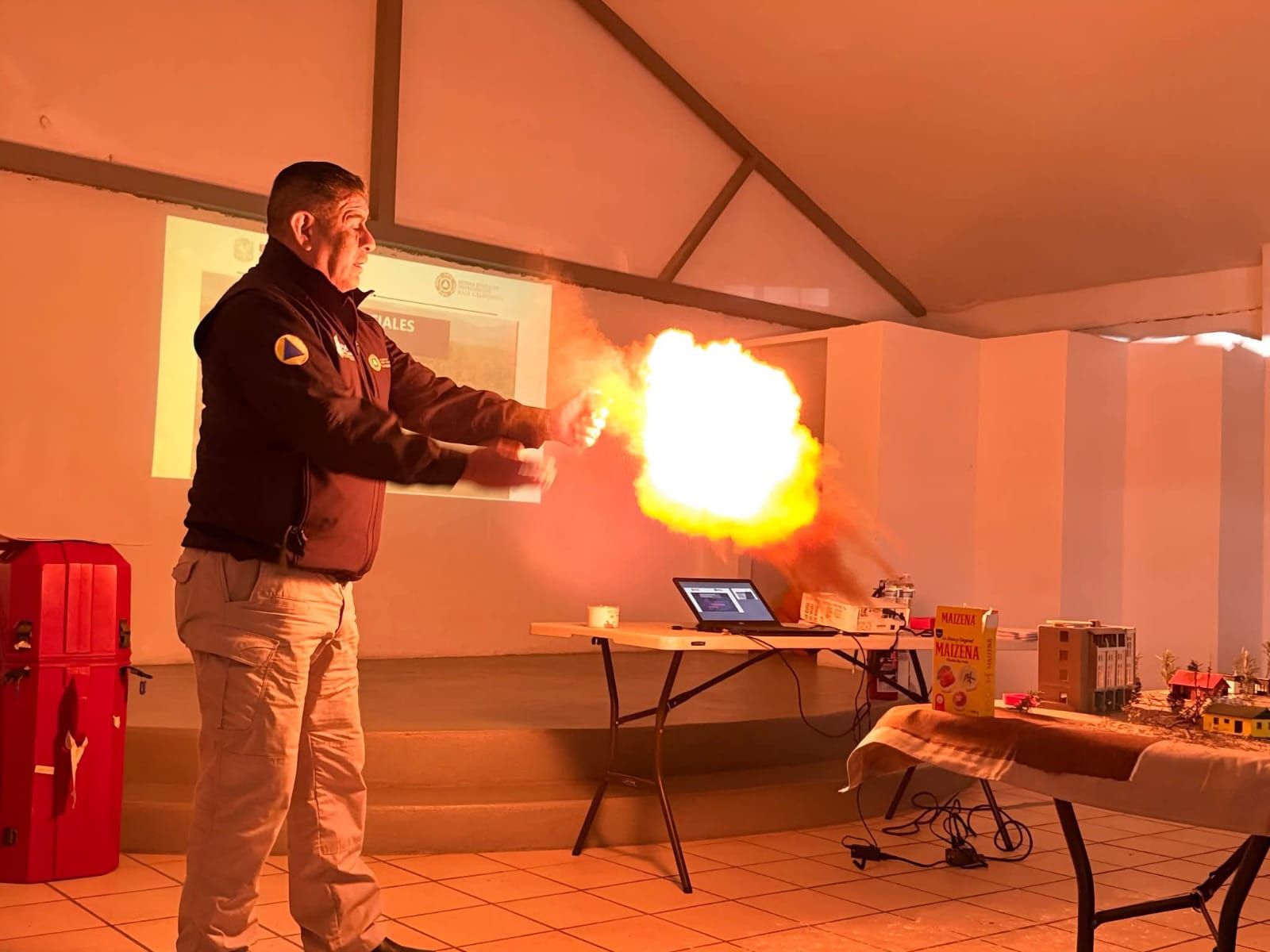 IMPARTE PROTECCIÓN CIVIL BC CURSO DE PREVENCIÓN DE INCENDIOS EN LA RUMOROSA