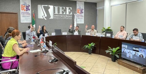 CONVOCAN A SESIÓN PÚBLICA DE LA COMISIÓN DEL RÉGIMEN DE PARTIDOS POLÍTICOS Y FINANCIAMIENTO DEL IEEBC