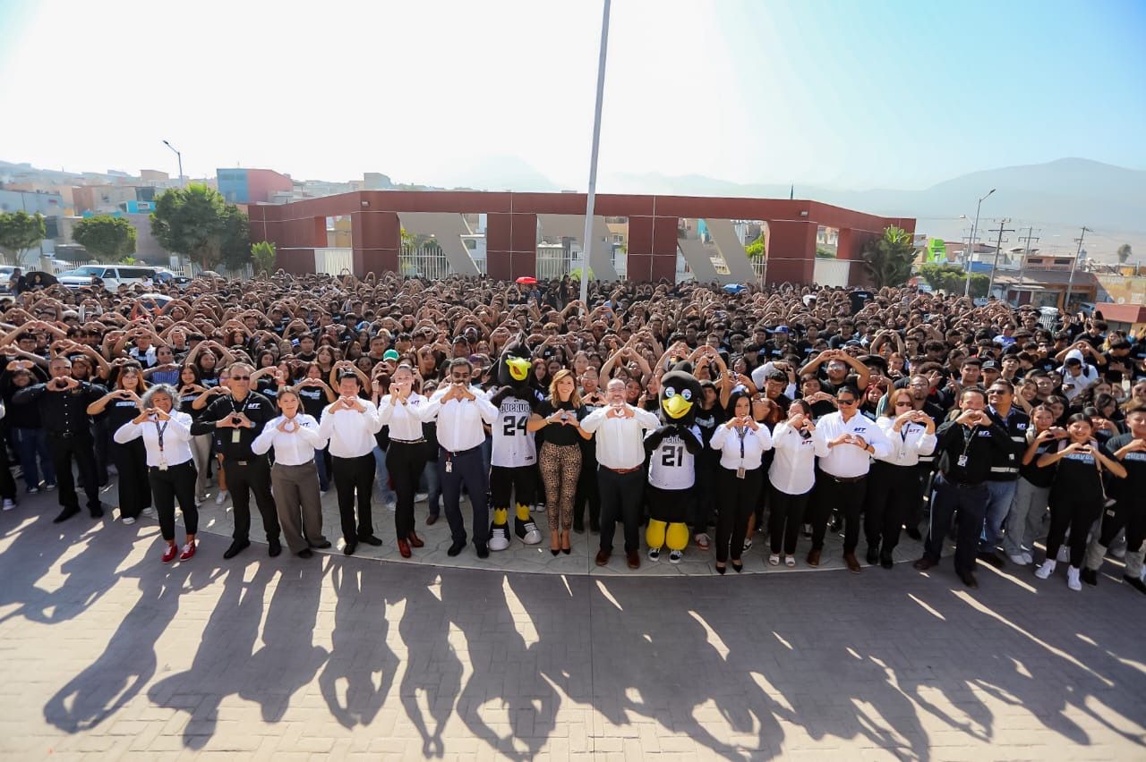 REFRENDA GOBERNADORA MARINA DEL PILAR IMPULSO A LA EDUCACIÓN CON BECAS EN BIENVENIDA A ESTUDIANTES DE LA UTT