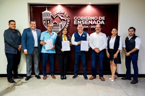 FIRMA ALCALDESA CLAUDIA AGATÓN CONDICIONES GENERALES DE TRABAJO CON SINDICATO DE BURÓCRATAS