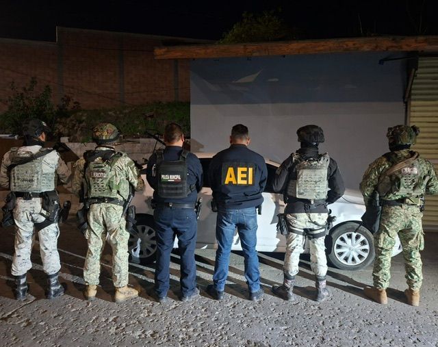 TECATE : TRAS OPERATIVO ASEGURAN ARMAS DE FUEGO Y DETIENEN A TRES PERSONAS