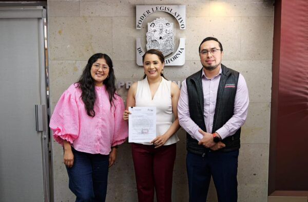 ENTREGA DIPUTADA ALEJANDRA ANG INFORME DE EVALUACIÓN DEL DESEMPEÑO A LA AUDITORIA SUPERIOR