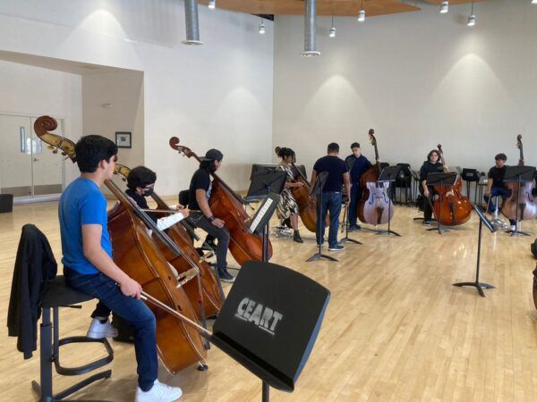 RECIBEN ESTUDIANTES DE ORQUESTAS COMUNITARIAS, CLASE MAESTRA DE MÚSICOS DE LA OBC: SECRETARIA DE CULTURA