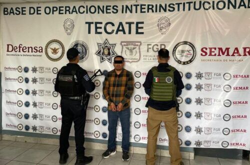 TECATE: RECUPERAN VEHÍCULO CON REPORTE DE ROBO, HAY UN DETENIDO