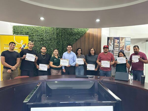 GOBIERNO DE TECATE FORTALECE A EMPRENDEDORES CON TALLER SOBRE OBLIGACIONES FISCALES