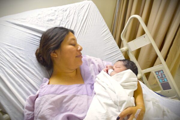 NACE PRIMER BEBÉ DEL 2023 EN EL HOSPITAL MATERNO INFANTIL DE MEXICALI