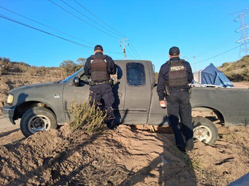 RECUPERAN VEHÍCULO CON REPORTE DE ROBO EN EL PASO DEL ÁGUILA, TECATE