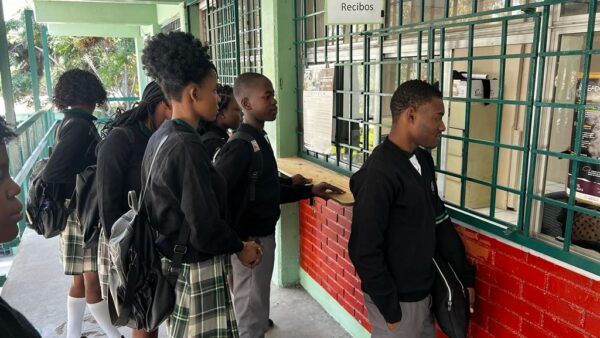 RECIBE CONALEP BC A JÓVENES MIGRANTES DE ORIGEN EXTRANJERO
