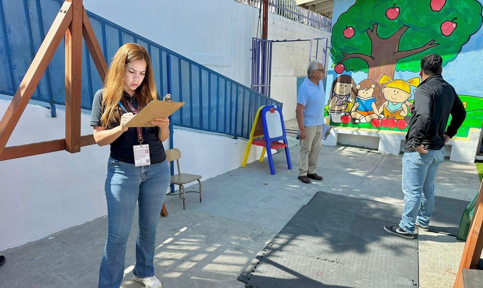 FOMENTANDO LAS BUENAS PRÁCTICAS EN LA PREPARACIÓN DE ALIMENTOS, SE OFRECE CAPACITACIÓN A RESPONSABLES DE PUESTOS SEMIFIJOS