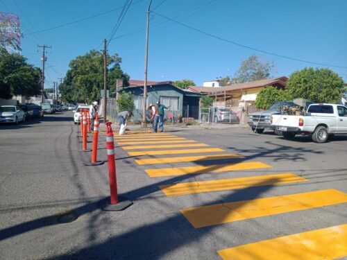TRABAJA GOBIERNO DE TECATE EN REHABILITACIÓN DE CRUCES PEATONALES