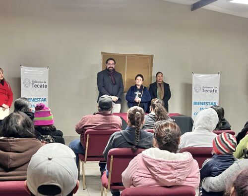 ENTREGA DARÍO BENÍTEZ, VALES DE MATERIAL DE CONSTRUCCIÓN A 50 FAMILIAS TECATENSES