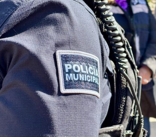 TECATE : LOCALIZAN MENOR SOLO EN LA VÍA PÚBLICA, POLICÍA MUNICIPAL LO RESGUARDA