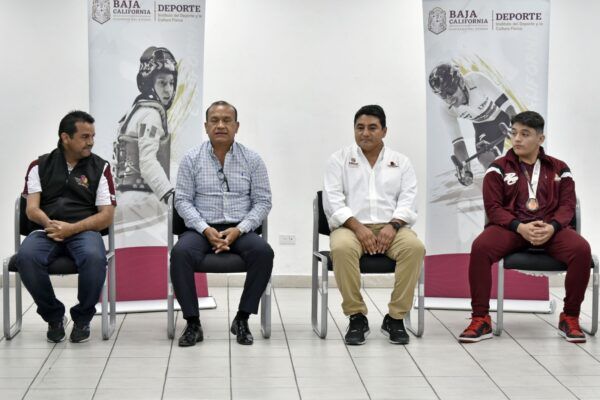 ARRANCA ERIK “EL TERRIBLE MORALES PROGRAMA “TRABAJANDO POR UNA JUVENTUD SANA” EN CBTIS 237
