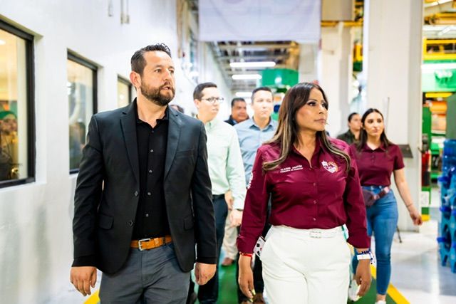 VISITA ALCALDESA CLAUDIA AGATON FÁBRICAS MONTERREY
