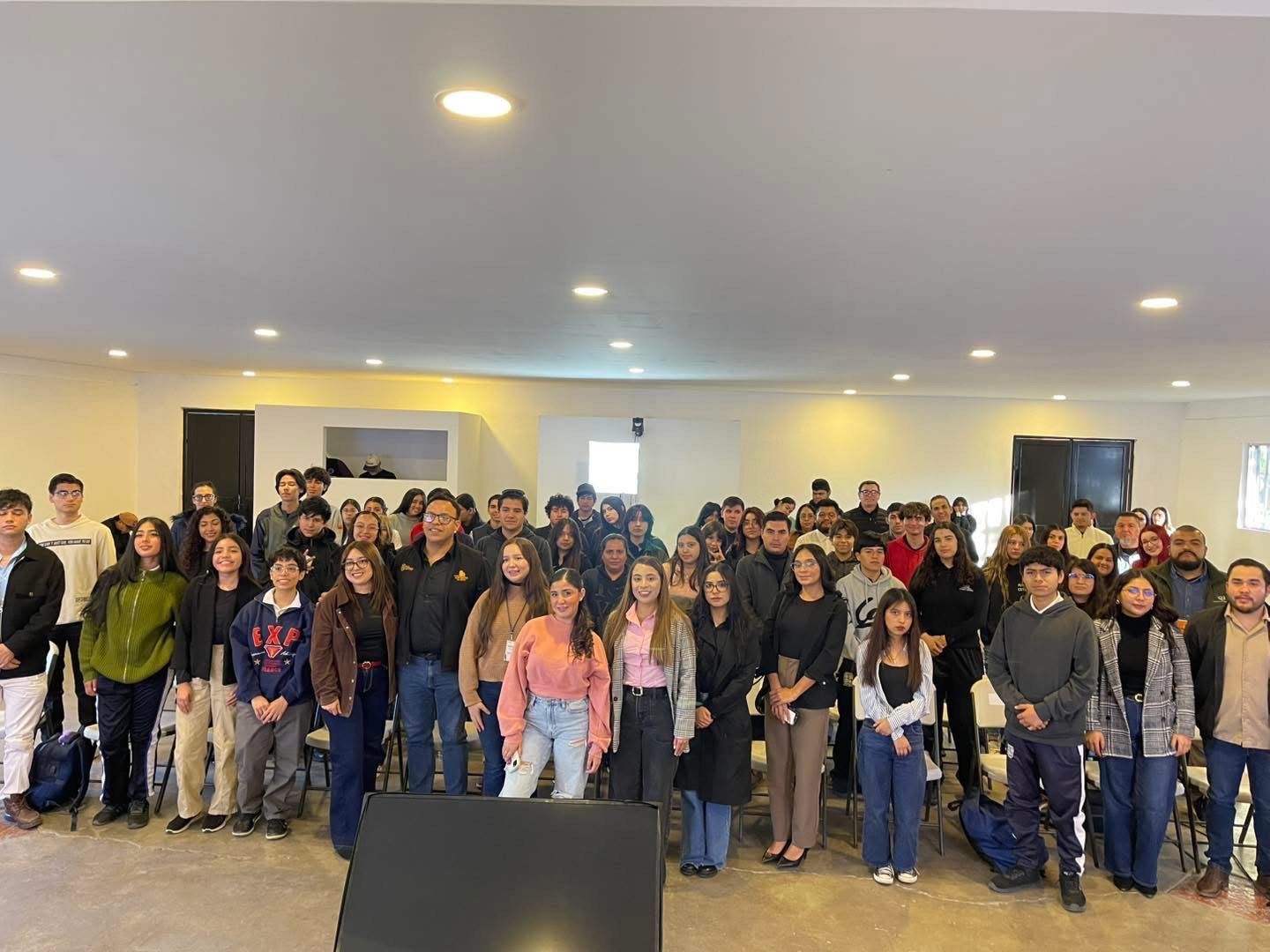 PRESENTA IMJUVET AGENDA JUVENIL PÚBLICA 2026