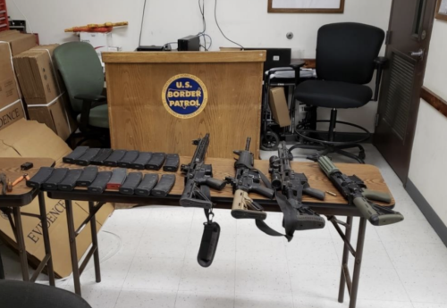 AGENTES DE LA PATRULLA FRONTERIZA SE ENCUENTRAN CON PRESUNTOS CONTRABANDISTAS FUERTEMENTE ARMADOS