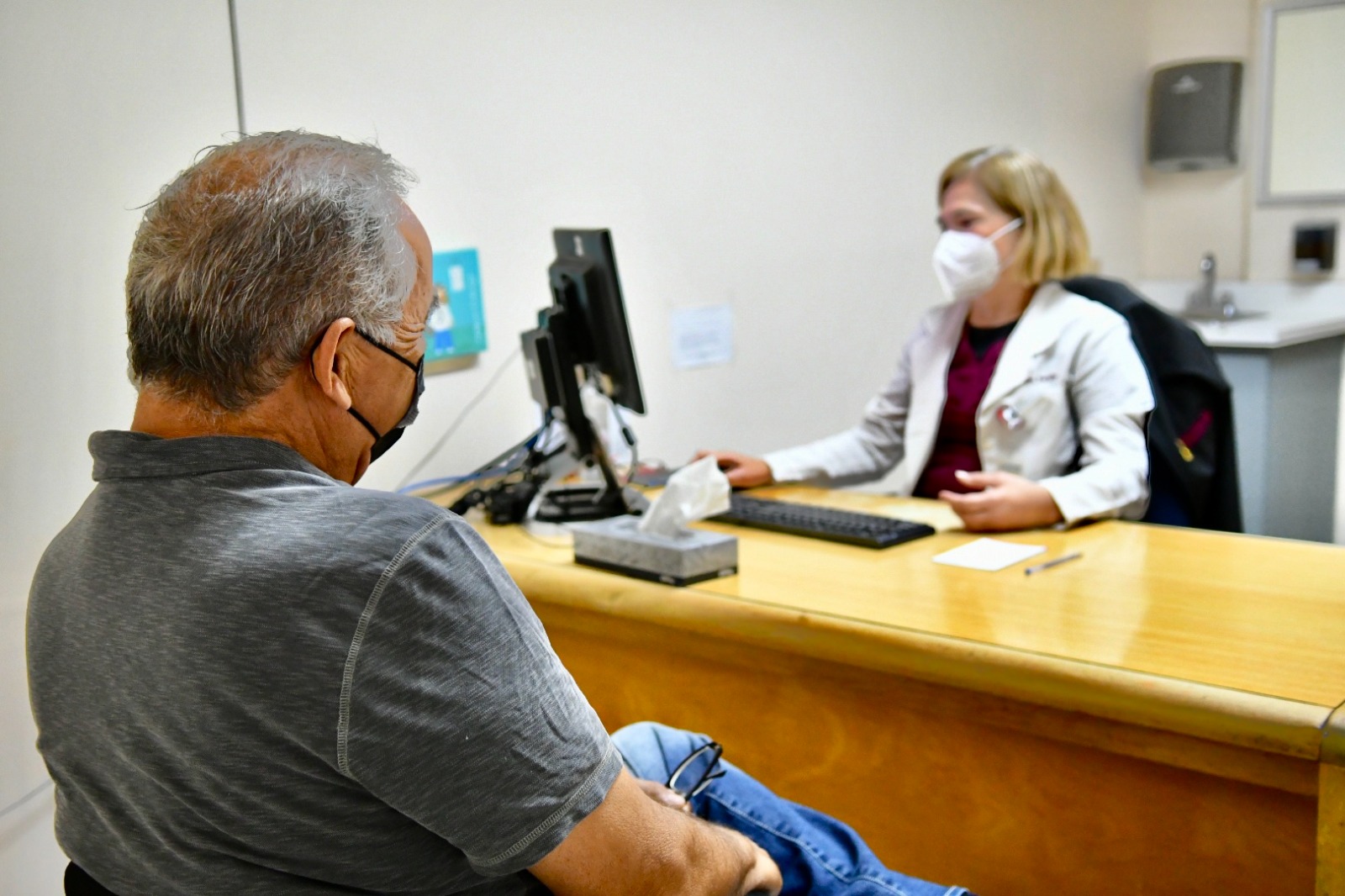 EMITE ISSSTECALI RECOMENDACIONES PARA CONTROLAR EL DESARROLLO DEL PARKINSON