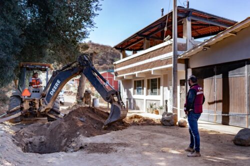 SUPERVISA DIRECTOR DE CESPTE, OBRA DE INTRODUCCIÓN DE RED DE ALCANTARILLADO SANITARIO EN COL. LA ILUSIÓN