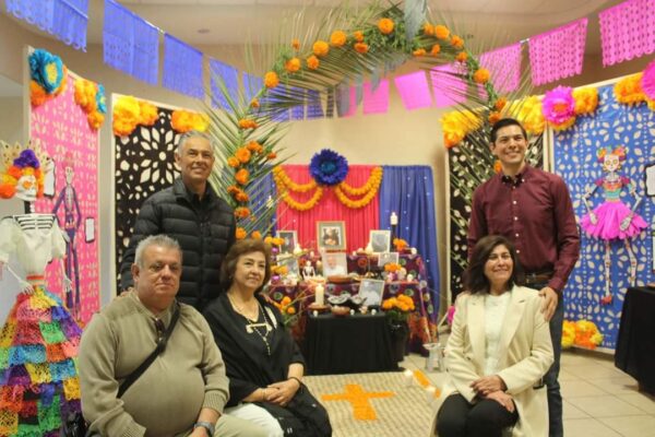 PARTICIPA ROMÁN COTA EN HOMENAJE A DOCENTES FALLECIDOS