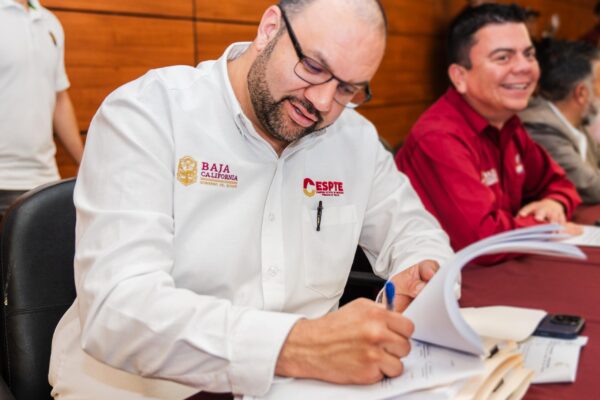 FIRMA CESPTE ACUERDO DE ACCIONES A FAVOR DE PROYECTOS DE AGUA, ALCANTARILLADO Y DRENAJE EN EL ESTADO