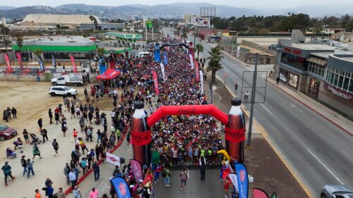 ENCABEZA CLAUDIA AGATÓN ARRANQUE DEL XXII MEDIO MARATON INTERNACIONAL POWERADE 2025