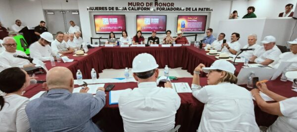 CONGRESO DEL ESTADO REALIZA MESA DE DIÁLOGO CON PERSONAS JUBILADAS Y PENSIONADAS DE CFE