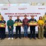 ROMÁN COTA CUMPLE A BOMBEROS: EN MENOS DE DOS AÑOS ENTREGA 56 EQUIPOS ESTRUCTURALES TRAS 15 AÑOS DE REZAGO