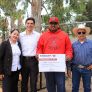 ROMÁN COTA CUMPLE A DEPORTISTAS DE VALLE DE LAS PALMAS CON LA ENTREGA DE GRADAS PARA SU CAMPO DE FÚTBOL